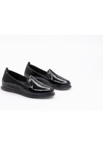 Kadın Siyah Rugan Slip-On Ayakkabı