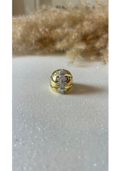 Ayarlanabilir Altın Kaplama Bombeli Çiçek Figürlü Taşlı 925 Ayar Gümüş Yüzük