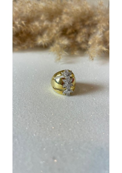 Ayarlanabilir Altın Kaplama Bombeli Çiçek Figürlü Taşlı 925 Ayar Gümüş Yüzük modelleri