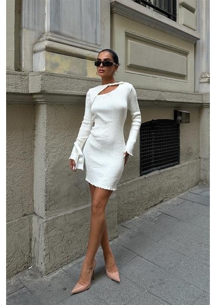 Lilian Cut Out Mini Elbise 2819 indirimleri