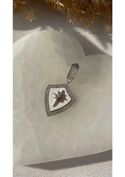 Beyaz Mineli Kutup Yıldızlı Şövalye Madalyonu Kolye Ucu Trend Kolye Ucu Sevgiliye Hediye 925 indirimleri