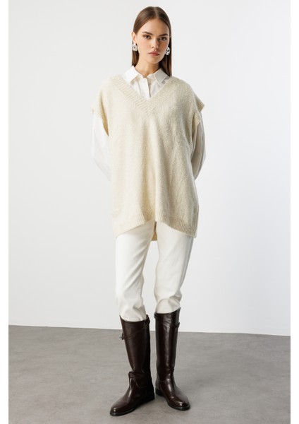 Ekstra Oversize V Yaka Uzun Krem Rengi Süveter fiyatları