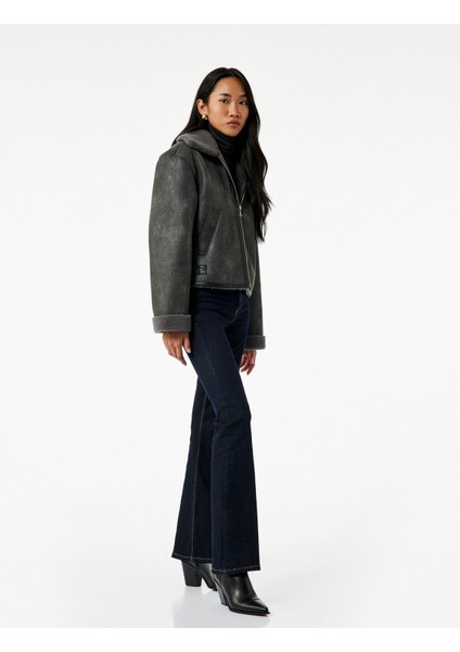 Uzun Kollu Fermuarlı Crop Peluş Yaka Süet Görünümlü Biker Ceket