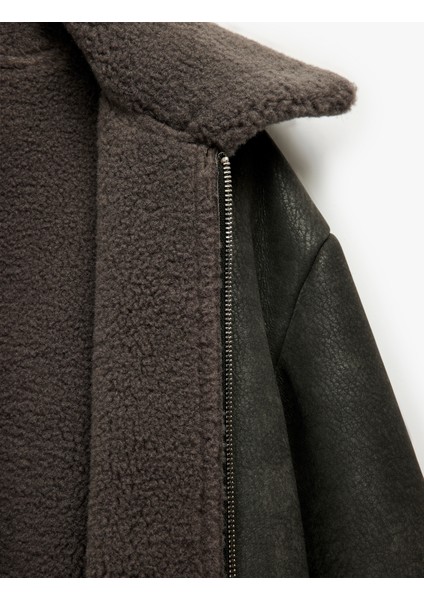 Uzun Kollu Fermuarlı Crop Peluş Yaka Süet Görünümlü Biker Ceket