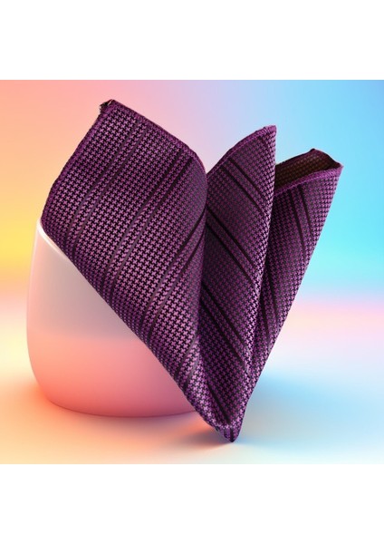 Mor Üzeri Kaz Ayağı Desenli Jakar Dokuma Cep Yaka Mendili