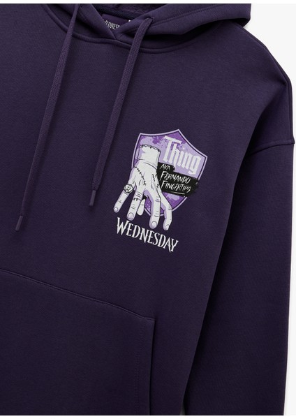 Wednesday Lisanslı Kanguru Cepli Kapüşonlu Arkası Baskılı Oversize Sweatshirt modelleri