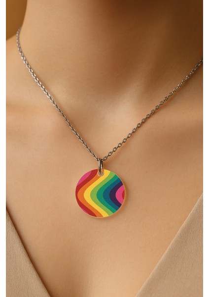 Şeffaf Sert Akrilik Kolye Ucu ve Üzeri Zincirli Desenli Kolye Egzotik