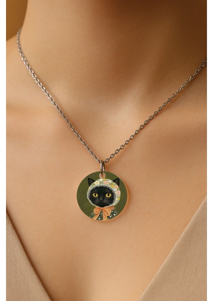 Şeffaf Sert Akrilik Kolye Ucu ve Üzeri Zincirli Desenli Kolye Kara Kedi