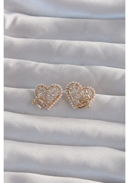 Bfs Pirinç Gold Renk Fiyonk Detay Incili Zirkon Taşlı Kalp Küpe
