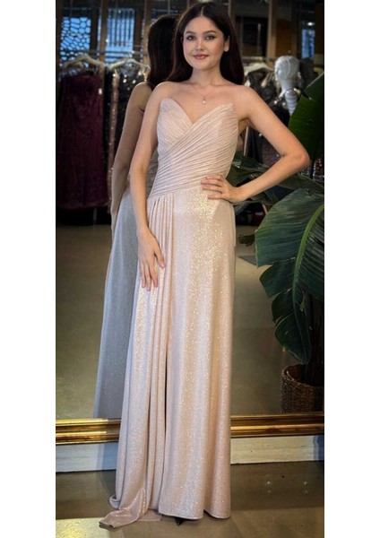 Gold Straplez Yaka Göğüs Dekolteli Düz Kesim Likralı Parlak Kumaş Uzun Abiye Elbise 11083-01