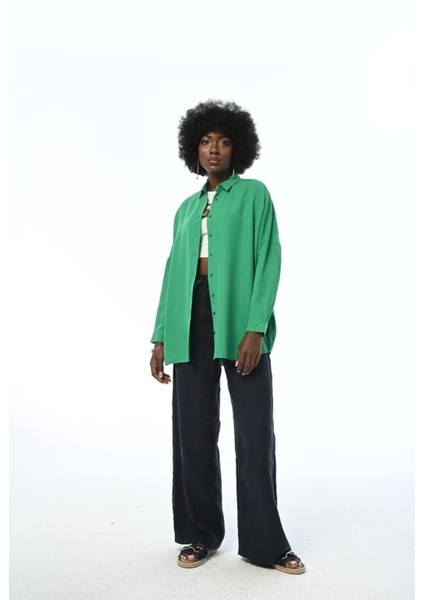 Kadın Oversıze Kesim Düz Renk Gömlek fırsatları