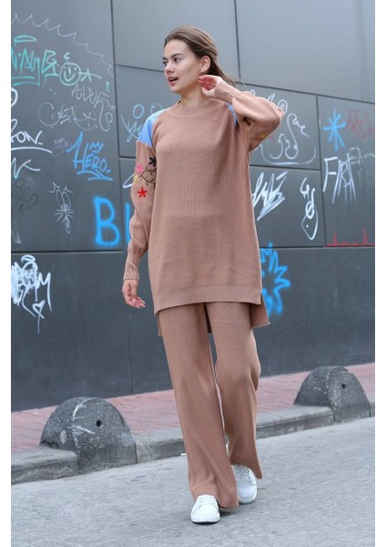 Omuz Detaylı Kol Nakışlı Ikili Alt Üst Triko Takım Vizon fiyatları