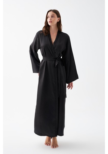 Kadın Uzun Siyah Saten Sabahlık modelleri