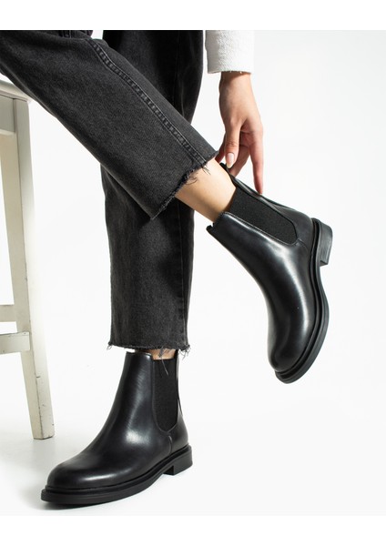 Kadın Siyah Düz Topuklu Chelsea Bot fiyatları