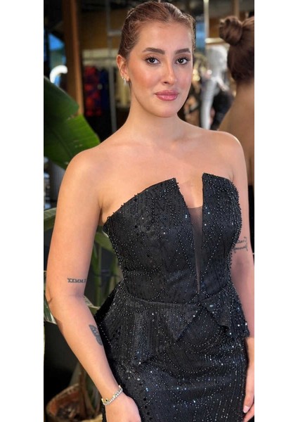 Siyah Straplez Yaka Sırt Dekolteli Düz Kesim Pullu Boncuklu Uzun Abiye Elbise 11116-02 modelleri