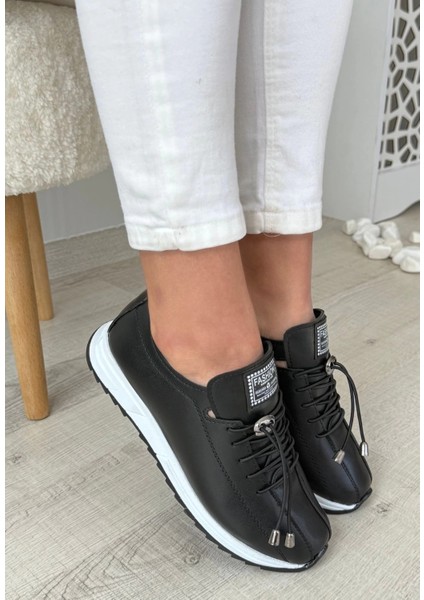 Monya Siyah Cilt Bağcıklı Spor Ayakkabı fiyatları