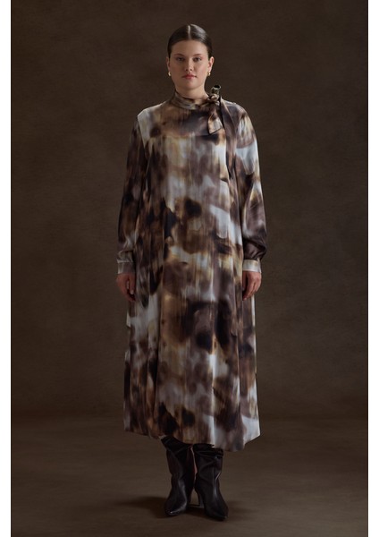 Desenli Yakası Bağcık Detaylı Viscon Elbise fiyatları