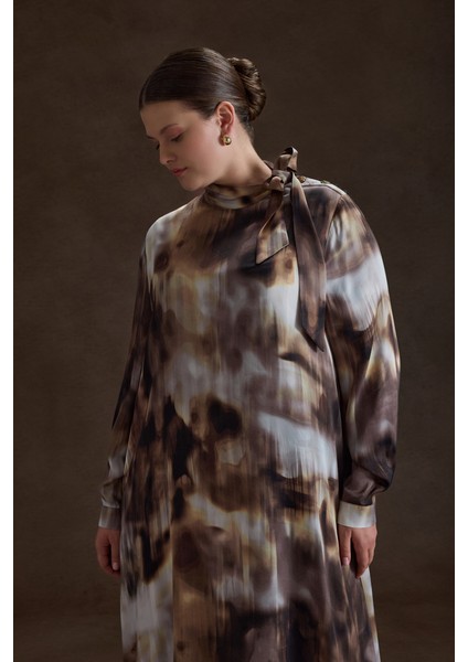 Desenli Yakası Bağcık Detaylı Viscon Elbise fırsatları