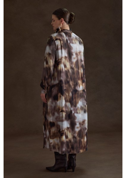 Desenli Yakası Bağcık Detaylı Viscon Elbise