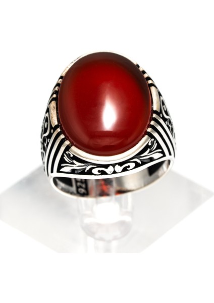 Kırmızı Akik Taşlı 925 Ayar Gümüş Erkek Yüzük – Zarif ve Asil Görünüm