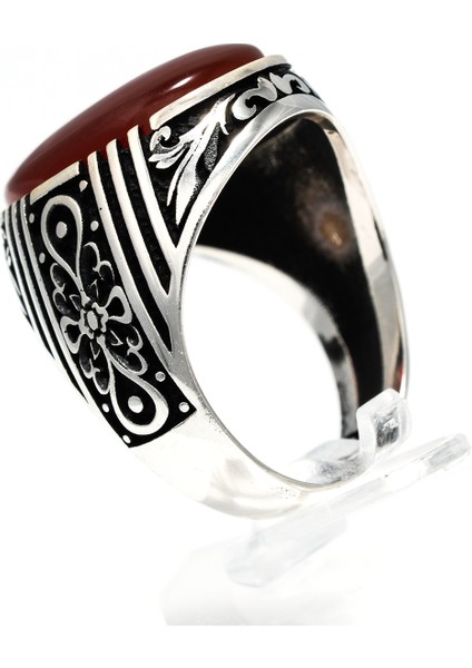 Kırmızı Akik Taşlı 925 Ayar Gümüş Erkek Yüzük – Zarif ve Asil Görünüm