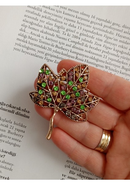 Lente Aksesuar Pembe Yeşil Zirkon Taşlı Çınar Yaprağı Broş, Kadın Yaka Iğnesi modelleri