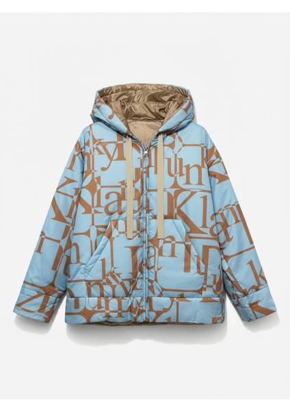 Kapüşonlu Desenli Şişme Mont – Rahat Kalıp, Fermuarlı Cepli, Soğuk Hava Koruması