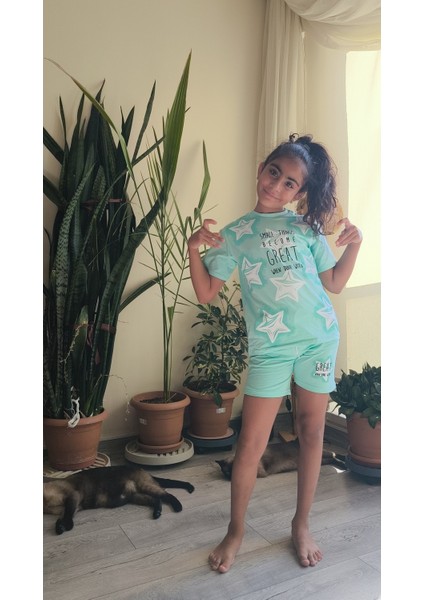 Kız Çocuk Şortlu Takım Yıldızlı Somon, Yeşil, Lila