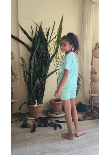 Kız Çocuk Şortlu Takım Yıldızlı Somon, Yeşil, Lila