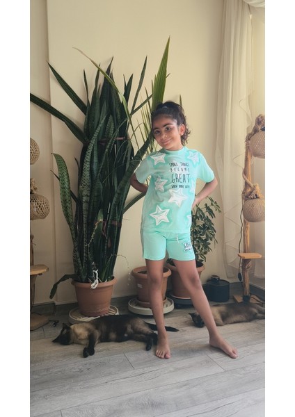 Kız Çocuk Şortlu Takım Yıldızlı Somon, Yeşil, Lila