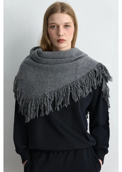 Püsküllü Üçgen Yün Şal - Gri fiyatları