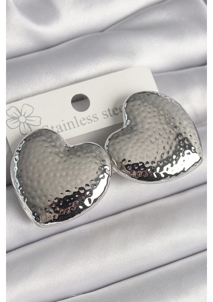 Pirinç Gümüş Renk İşleme Detaylı Kalp Model Kadın Küpe - TJ-BKP10223