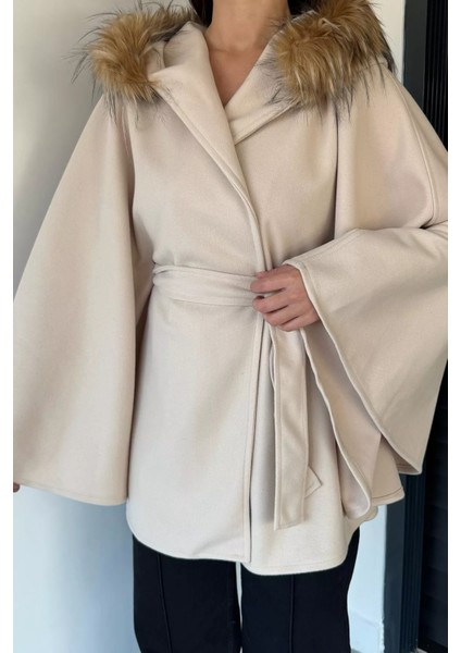 Kadın Kapüşonu Kürklü Bel Bağlamalı Panço P-00018971 modelleri