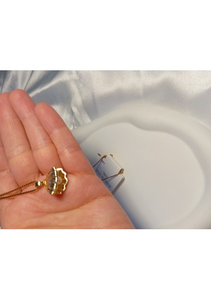 Incili Deniz Kabuğu Figürlü Çelik Kolye modelleri