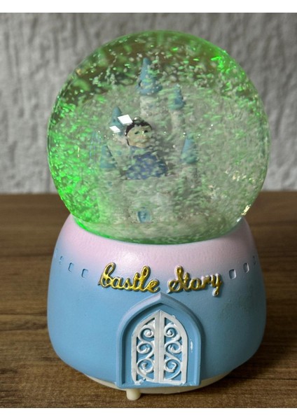 Prenses ve Kalesi Temalı Işıklı Müzikli Kar Püskürtmeli Orta Boy Pilli Kar Küresi fiyatları