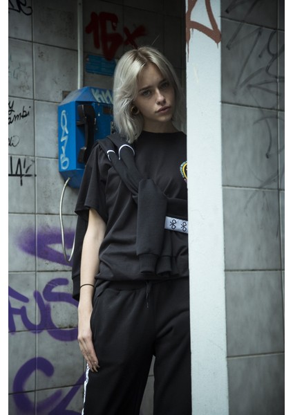 Free Will Siyah Regular Fit T-Shirt fırsatları