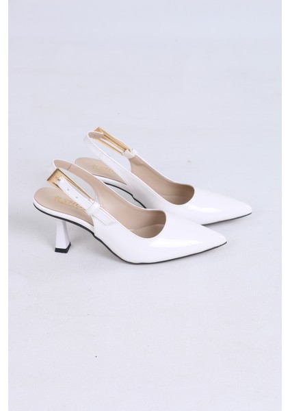 Sivri Burun Beyaz Rugan Topuklu Ayakkabı – Klasik ve Şık Tasarım fiyatları