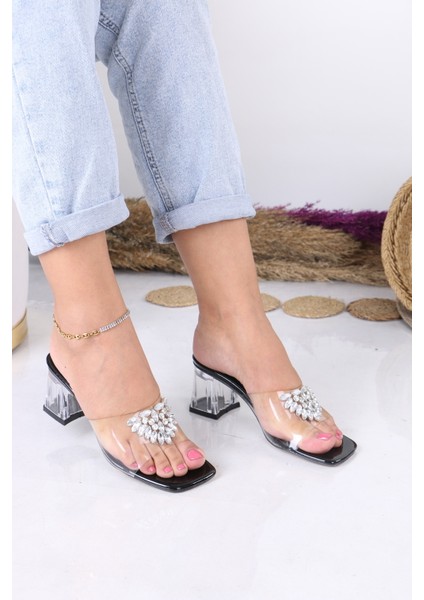 Şeffaf Taş Detaylı Kalın Topuklu Terlik