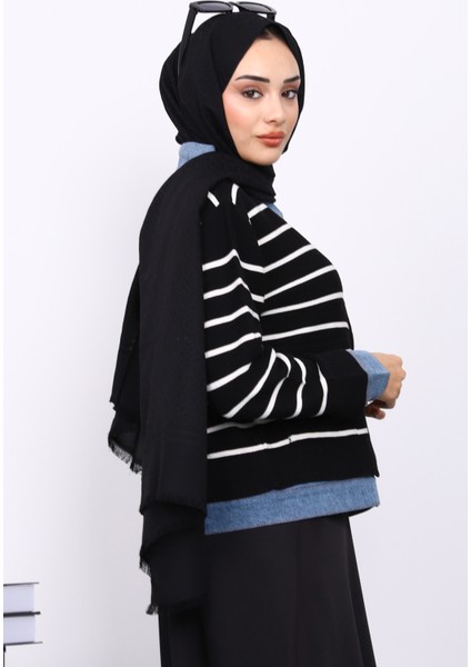 Siyah Düğmeli Kot Detaylı Triko Hırka fırsatları