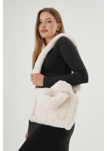 Soft Fluffy Bag / Cream Uzun Saplı Peluş Çanta / Cross Body En : 24 Boy : 18 modelleri