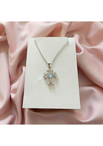 Şık Kadın Kolye – Günlük ve Özel Gün Kombinleri Için Mükemmel Aksesuar