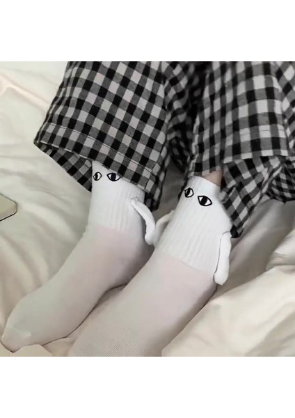 Beyaz Mıknatıslı El Ele Tutuşan Çorap Arkadaşlık Spor Çorabı 4'lü Paket