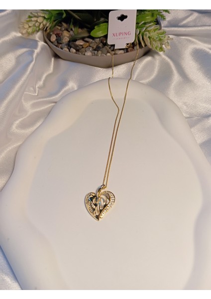 Zirkon Taş Detaylı Yaprak Figürlü Kolye