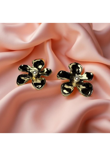 "şık Tasarımlı Kadın Küpe - Zirkon Taşlı, Hafif ve Modern"