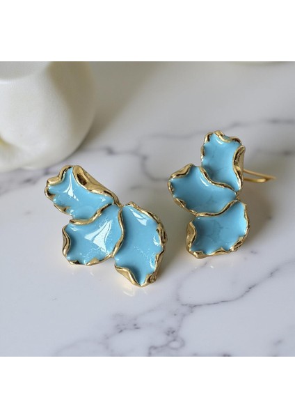 "şık Tasarımlı Kadın Küpe - Zirkon Taşlı, Hafif ve Modern"