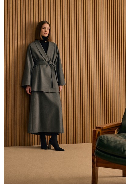 Önü Katlama Pili Detaylı Etek