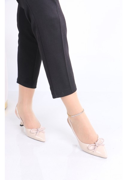 Sivri Burun Bej Rugan Topuklu Ayakkabı – Işıltılı Kurdele Detaylı fiyatları