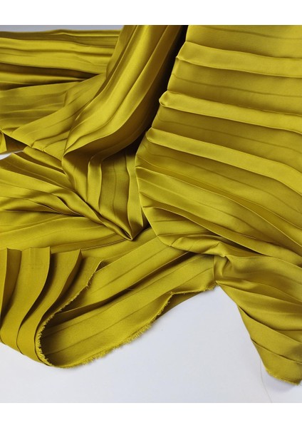 Yağ Yeşiline Dönük Renkte Pliseli Kumaş (En 150 cm x Boy 200 Cm) indirimleri