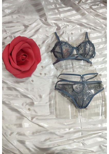 No Push-Up Midye Model Fantezi Dantel ve Tül Detaylı Yumuşak Hafif Ipli Yaprak Detaylı Sütyen Külot Takım