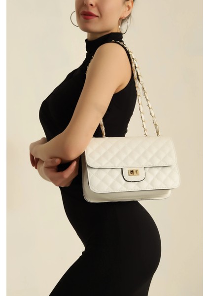 Krem Kapitone Kilit Kapaklı Omuz Çantası
